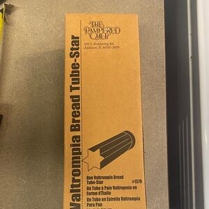 The Pampered Chef Valtrompia Bread Tube in Brown Box new